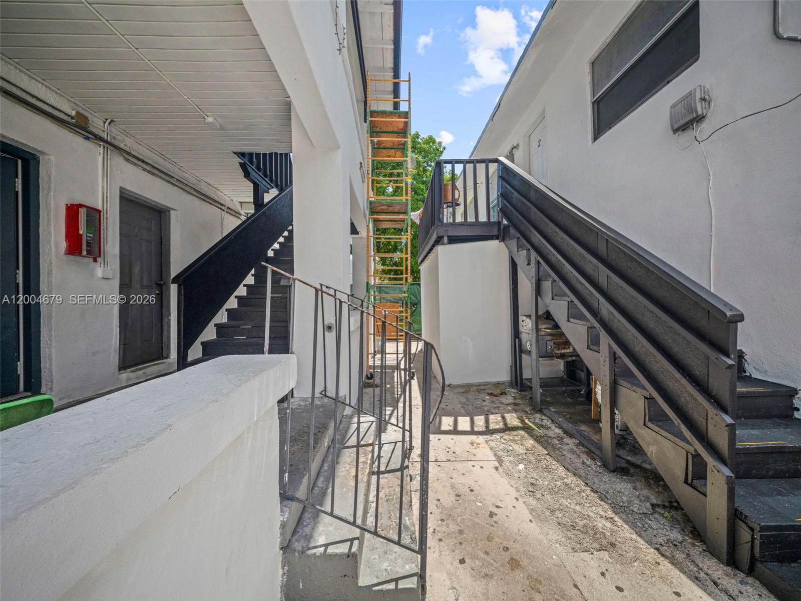 500 Southwest 8th Street Miami, FL 33130 - Photo 10 of 33 a view of entryway