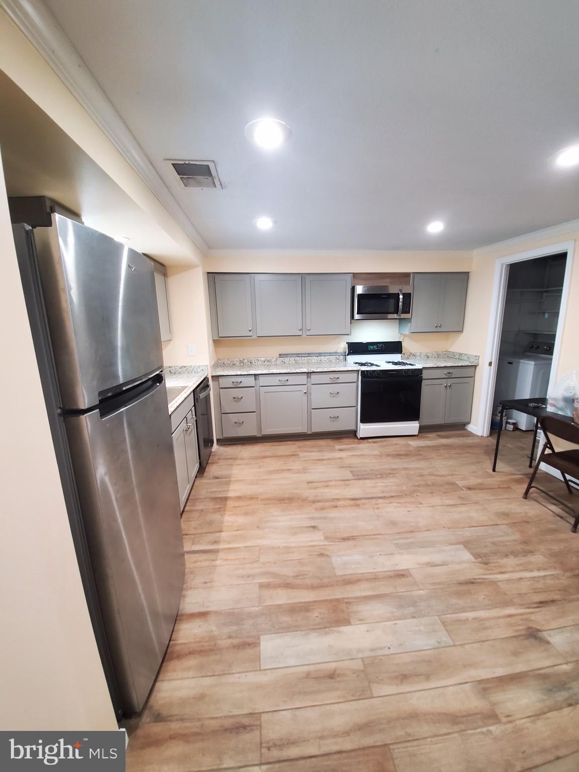 2753 Norfen Road Halethorpe, MD 21227 - Photo 6 of 20 Fully REMODELED Kitchen