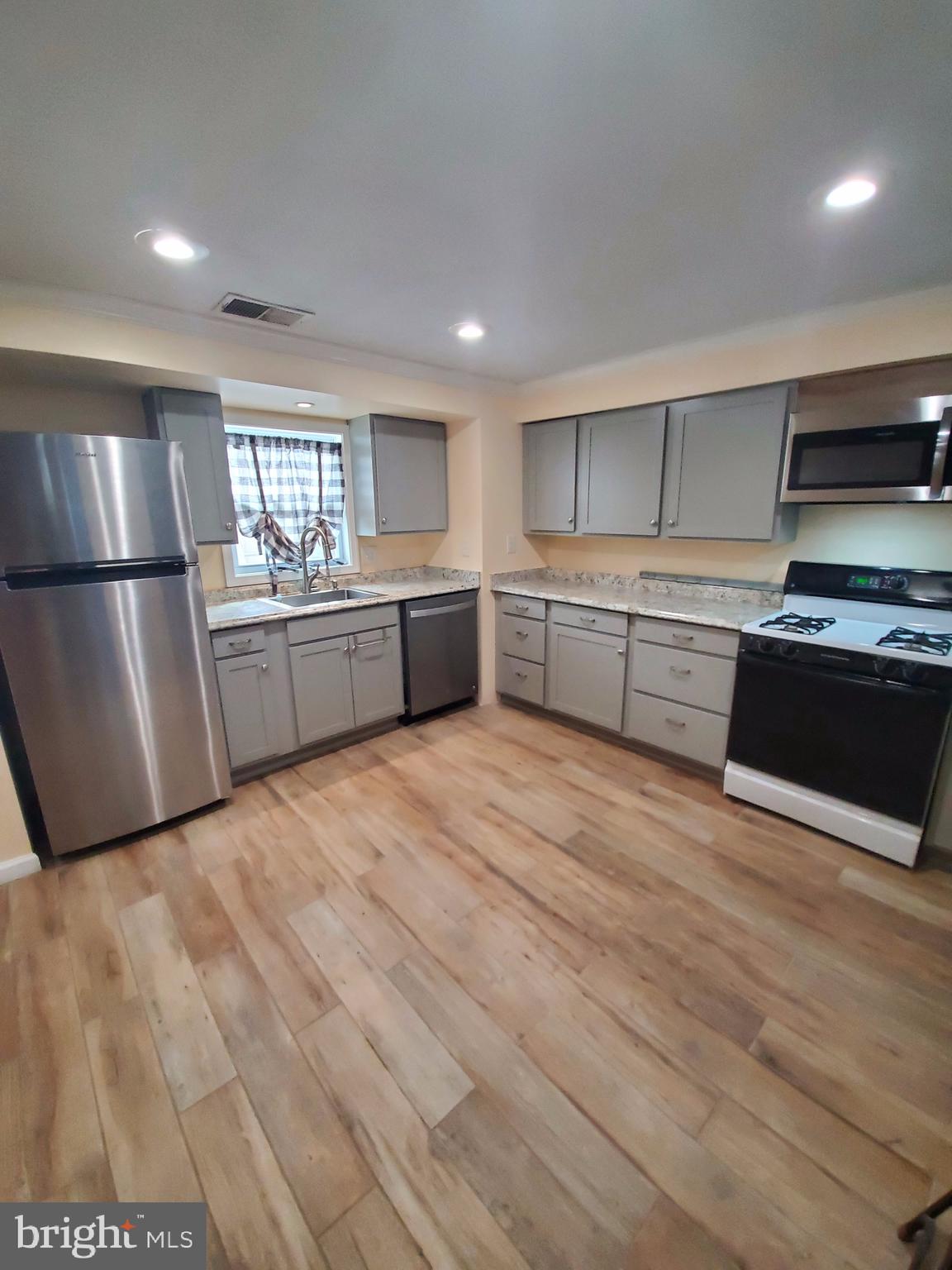 2753 Norfen Road Halethorpe, MD 21227 - Photo 7 of 20 Fully REMODELED Kitchen