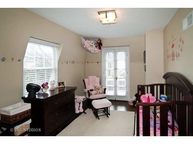 187 Akenside Road Riverside, IL 60546 - Photo 11 of 18