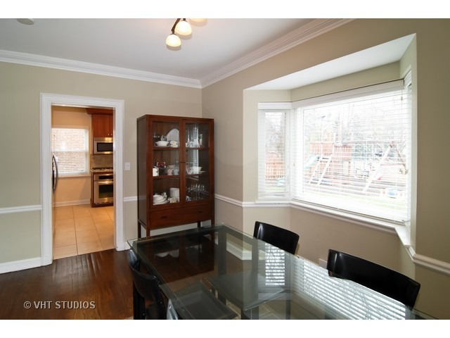 187 Akenside Road Riverside, IL 60546 - Photo 8 of 18