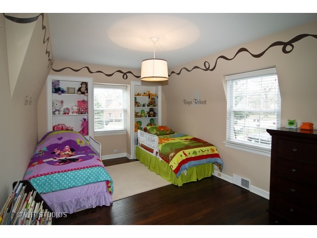 187 Akenside Road Riverside, IL 60546 - Photo 10 of 18