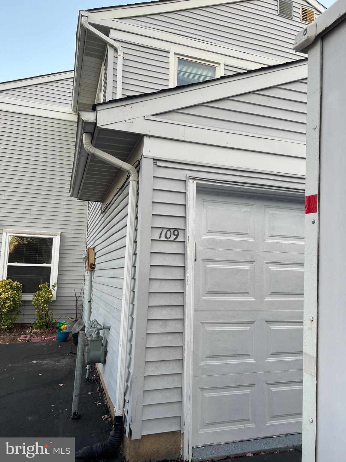 109 Pebble Road East Windsor, NJ 08520 - Photo 3 of 7