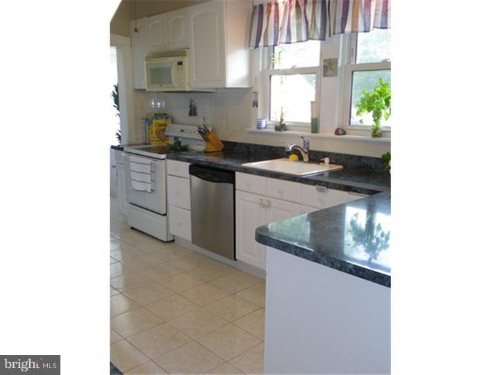 142 Yale Road Audubon, NJ 08106 - Photo 12 of 25 Kitchen