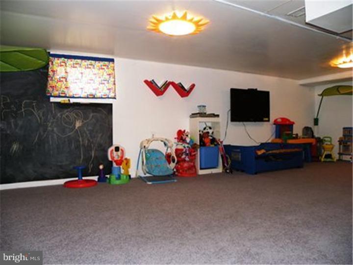 142 Yale Road Audubon, NJ 08106 - Photo 18 of 25 Family Room