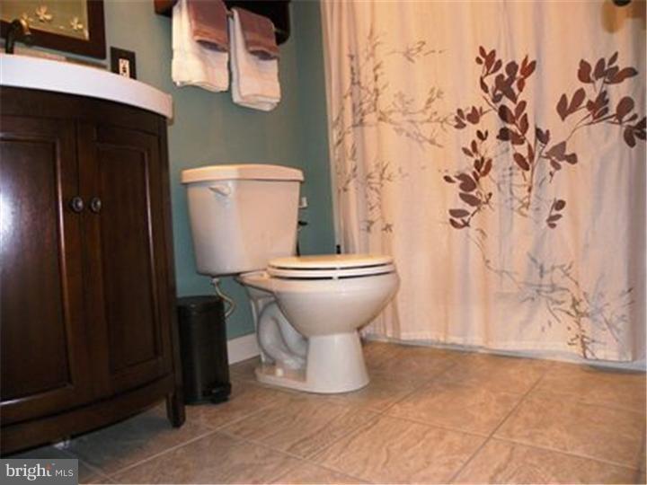 142 Yale Road Audubon, NJ 08106 - Photo 19 of 25 Bathroom