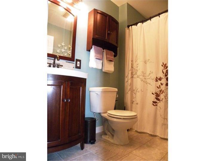 142 Yale Road Audubon, NJ 08106 - Photo 20 of 25 Bathroom