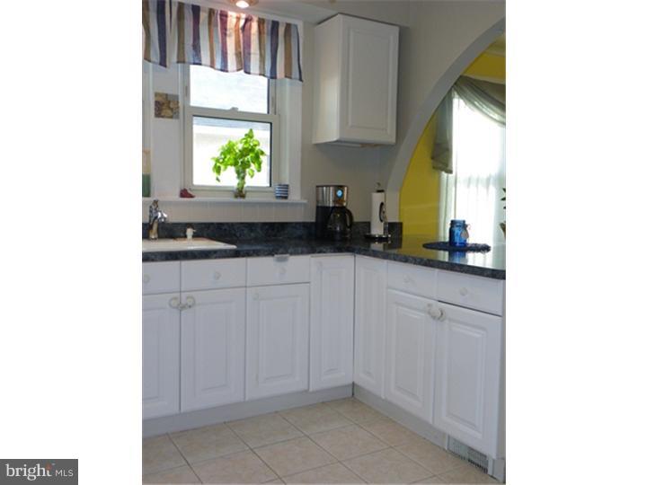 142 Yale Road Audubon, NJ 08106 - Photo 10 of 25 Kitchen