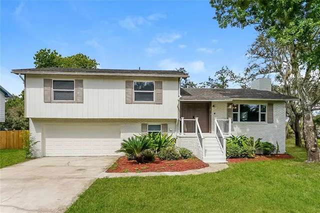 $2,065 | 38 Woodlake Drive, Port Orange, FL 32129