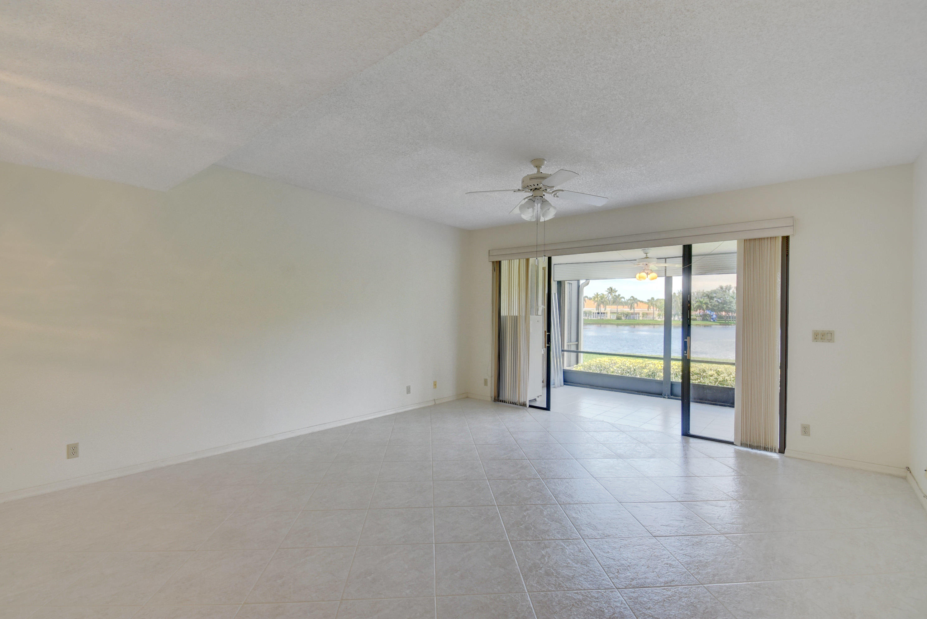 8640 Vía Reale, Unit 1 Boca Raton, FL 33496 - Photo 10 of 47 Virtuals1 (7)