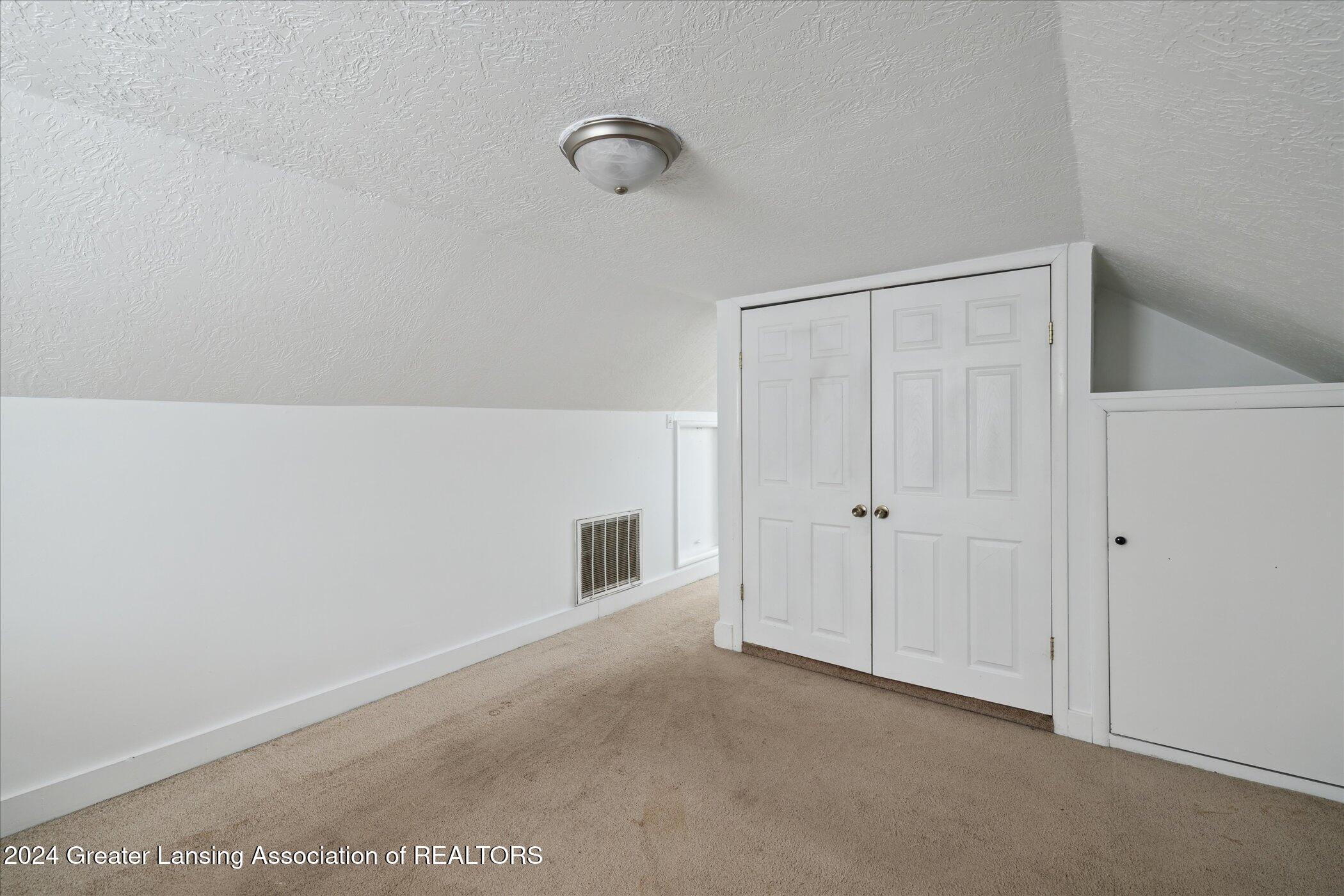 3016 West Miller Road Lansing, MI 48911 - Photo 21 of 32 24-3016-W-Miller-Rd-Lansing-MI-48911-Win