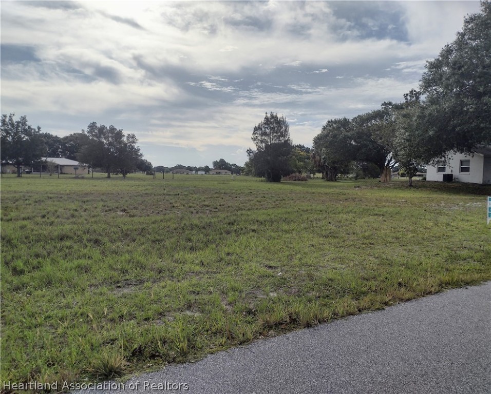 501 Meadow Road Sebring, FL 33876 - Photo 8 of 9 Gallery Image 8