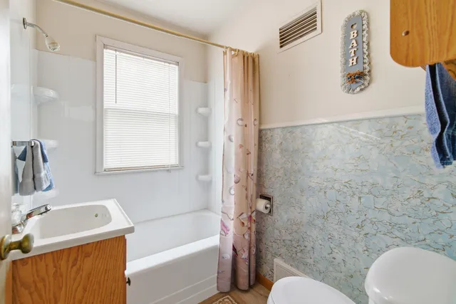 $144,900 | 809 3rd Street Southwest, Waseca, MN 56093