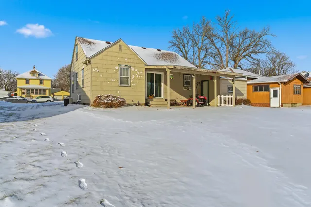$144,900 | 809 3rd Street Southwest, Waseca, MN 56093