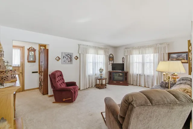 $144,900 | 809 3rd Street Southwest, Waseca, MN 56093