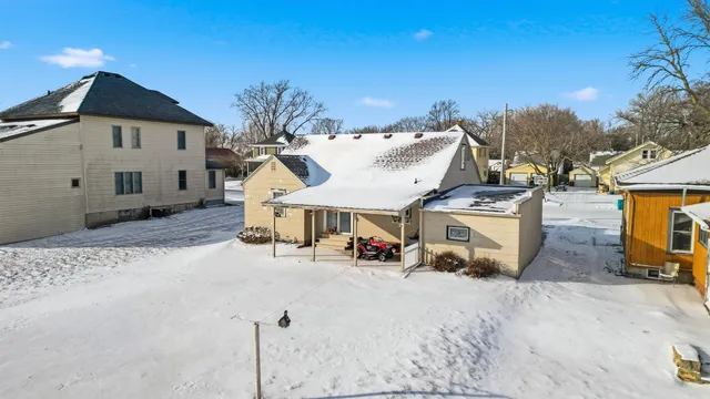 $144,900 | 809 3rd Street Southwest, Waseca, MN 56093