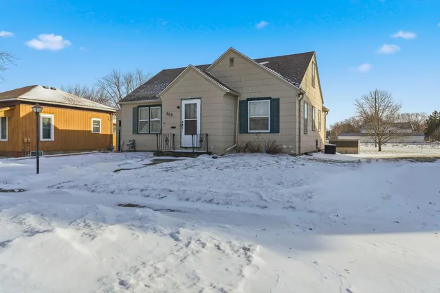 $144,900 | 809 3rd Street Southwest, Waseca, MN 56093