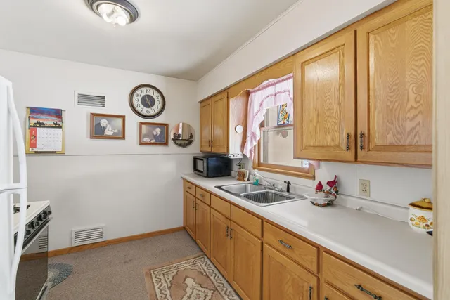 $144,900 | 809 3rd Street Southwest, Waseca, MN 56093