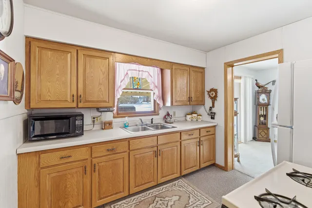 $144,900 | 809 3rd Street Southwest, Waseca, MN 56093