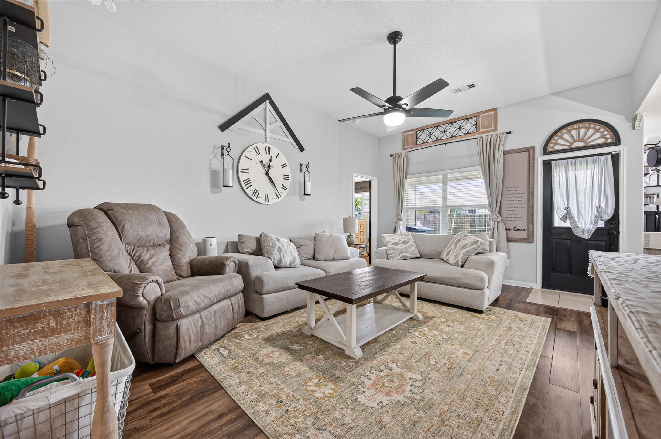 902 Marigold Road Baytown, TX 77521 - Photo 12 of 43