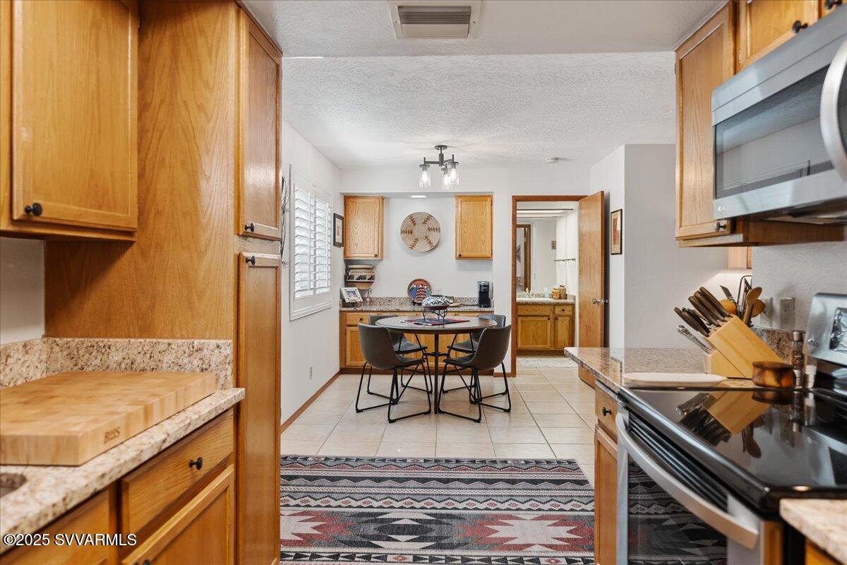07-Kitchen to Dining Room