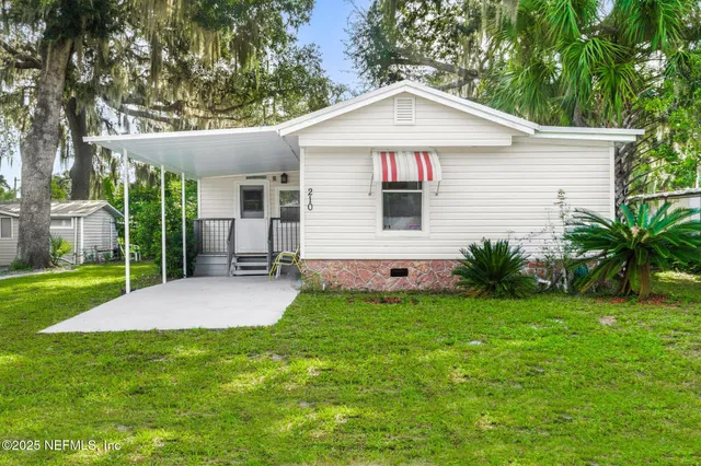 $165,000 | 210 Camellia Drive, Satsuma, FL 32189