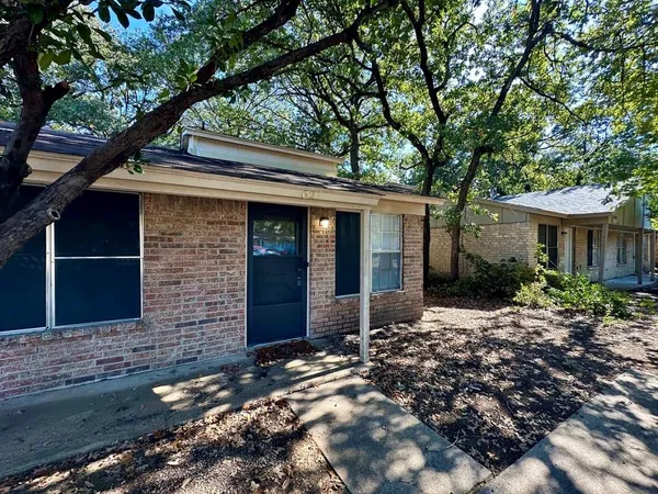 $1,200 | 627 McQueary Street, Unit 629, Arlington, TX 76012