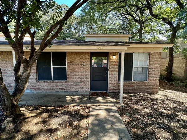 $1,200 | 627 McQueary Street, Unit 629, Arlington, TX 76012