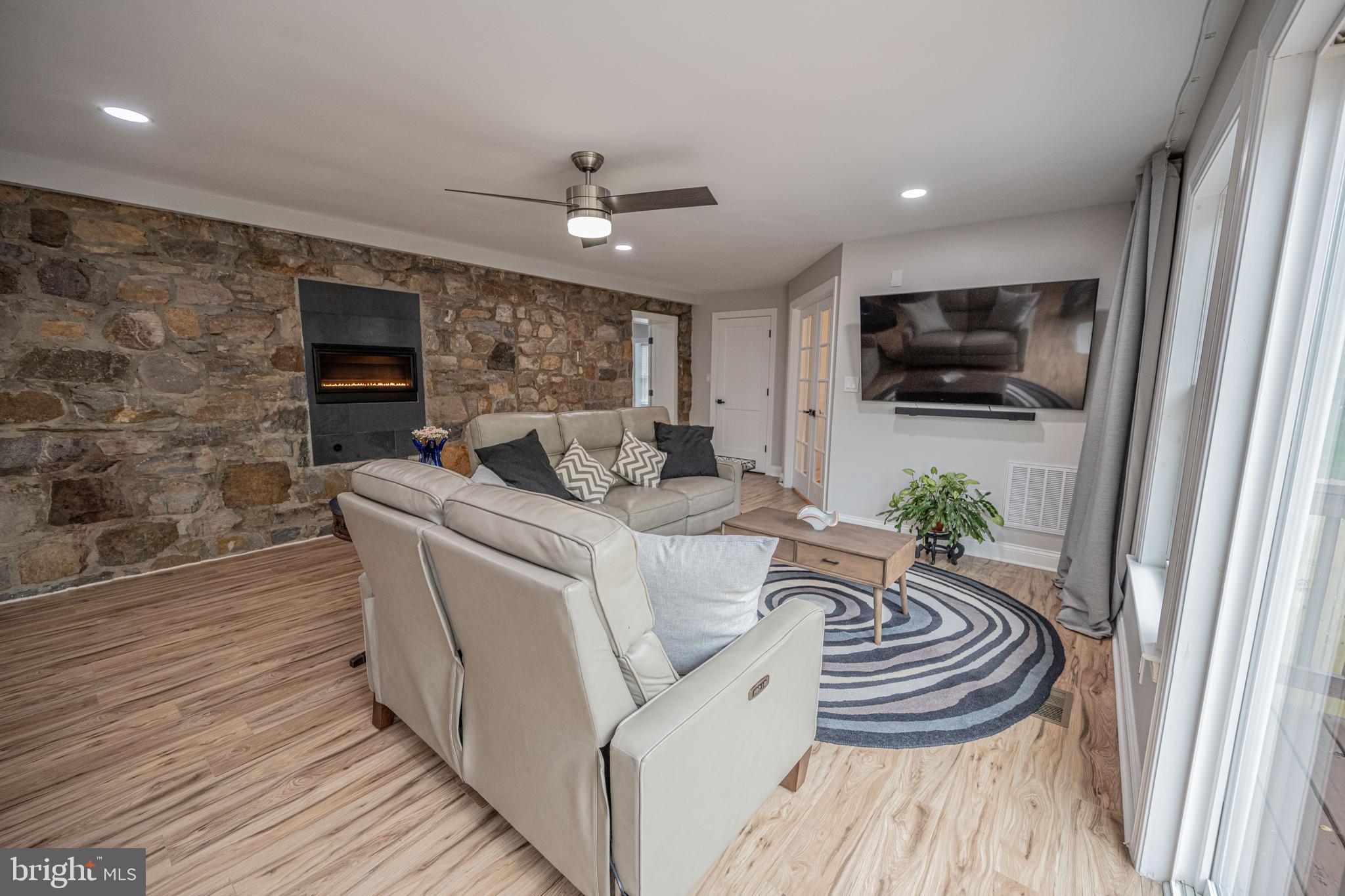 454 Pine Grove Road Bluemont, VA 20135 - Photo 13 of 50 family room 1