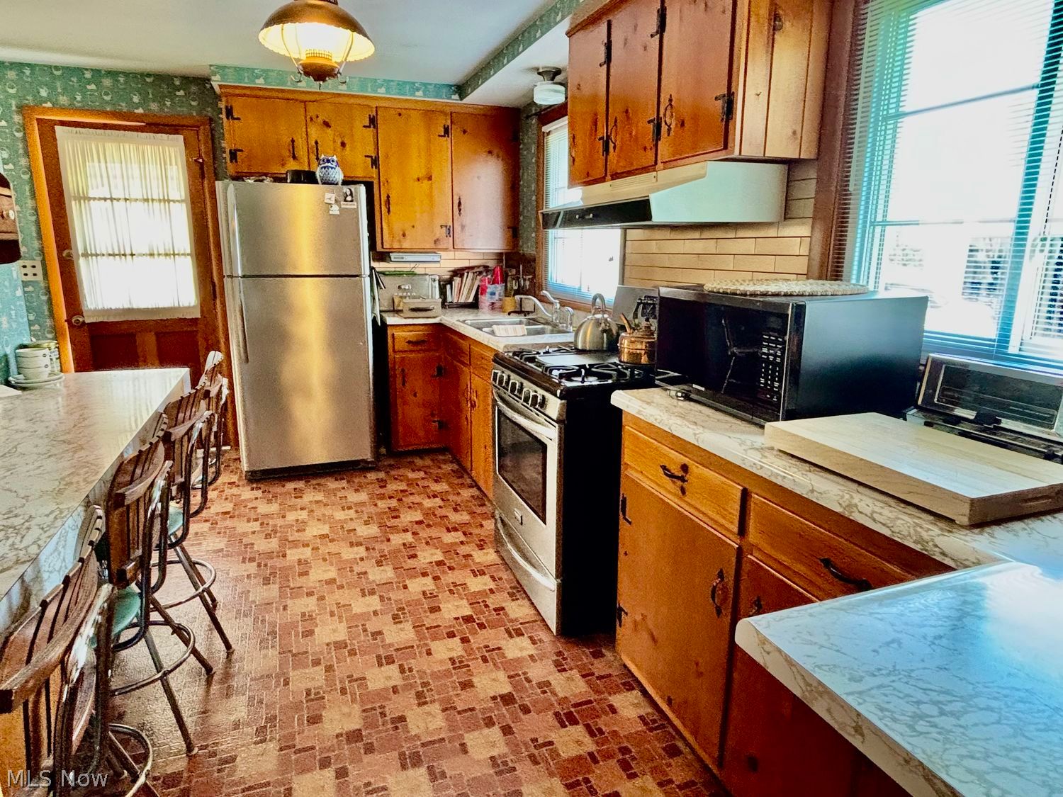 548 Wilson Street Struthers, OH 44471 - Photo 2 of 15