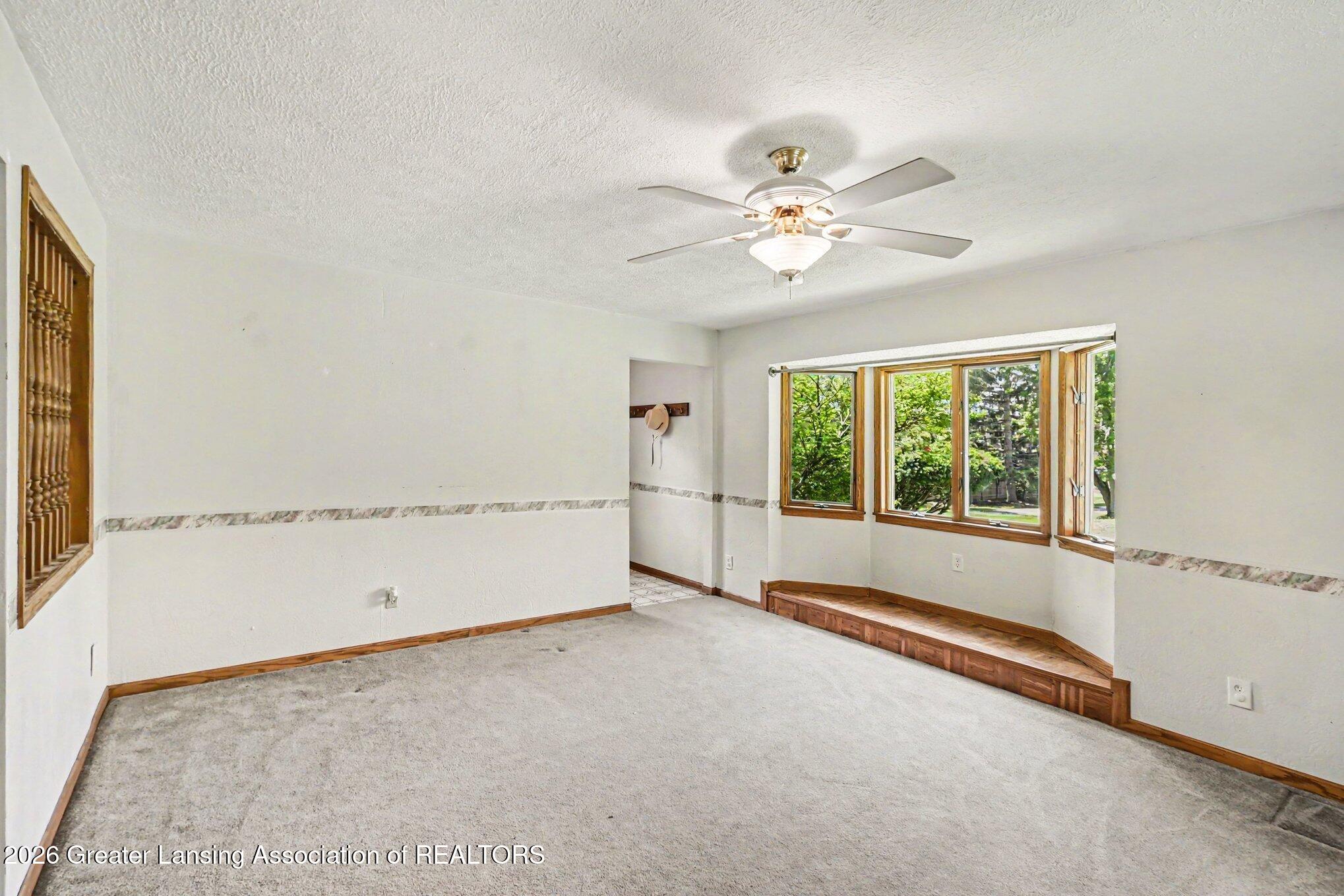 12092 Rupp Road Grand Ledge, MI 48837 - Photo 5 of 23 002_file_9789