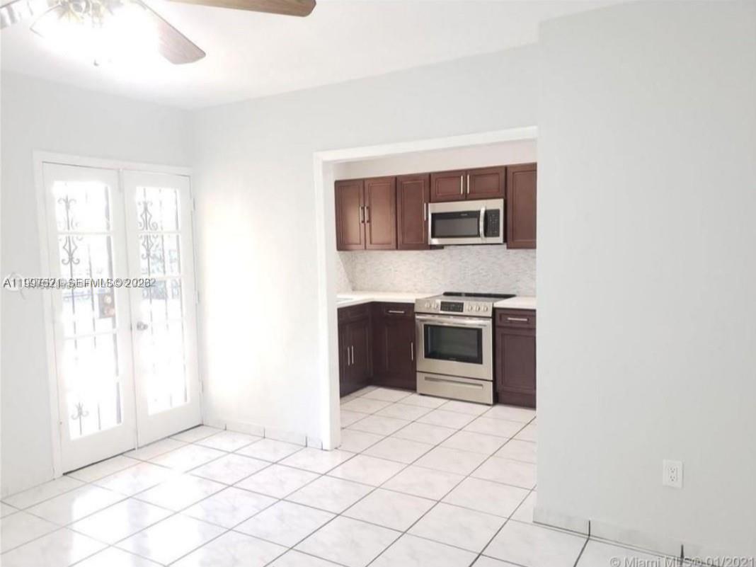 3040 Southwest 77th Court Miami, FL 33155 - Photo 11 of 32