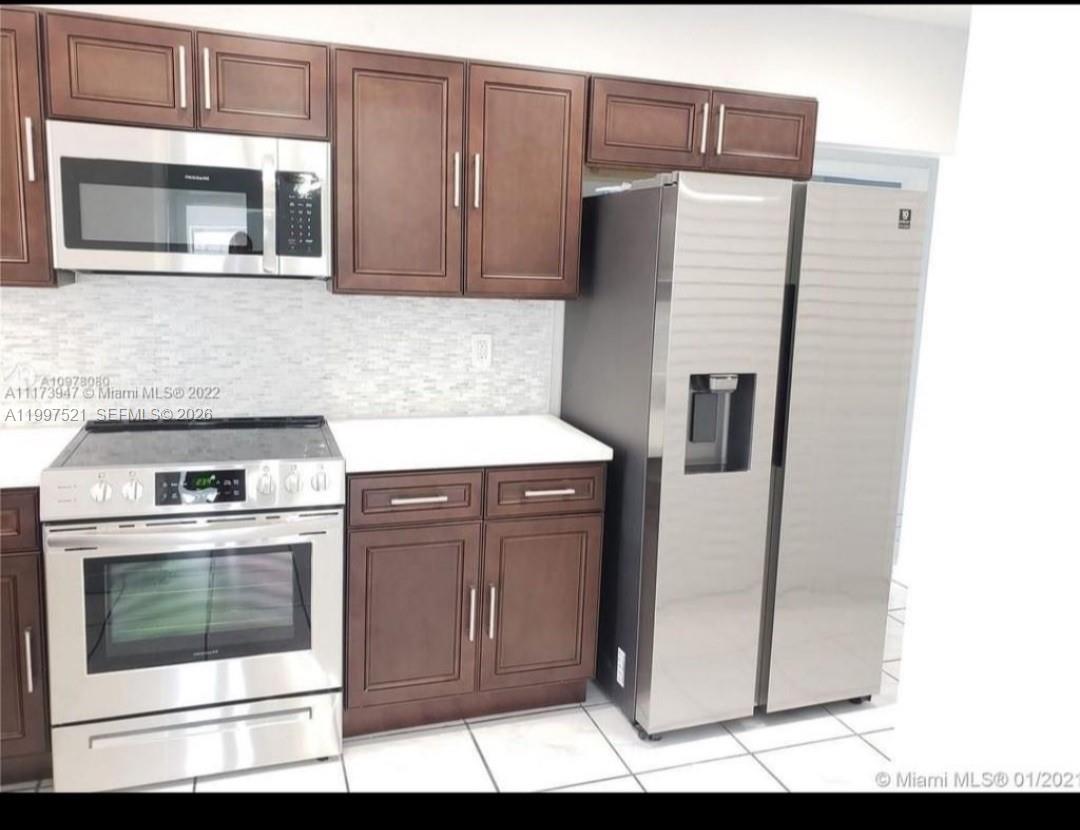 3040 Southwest 77th Court Miami, FL 33155 - Photo 12 of 32