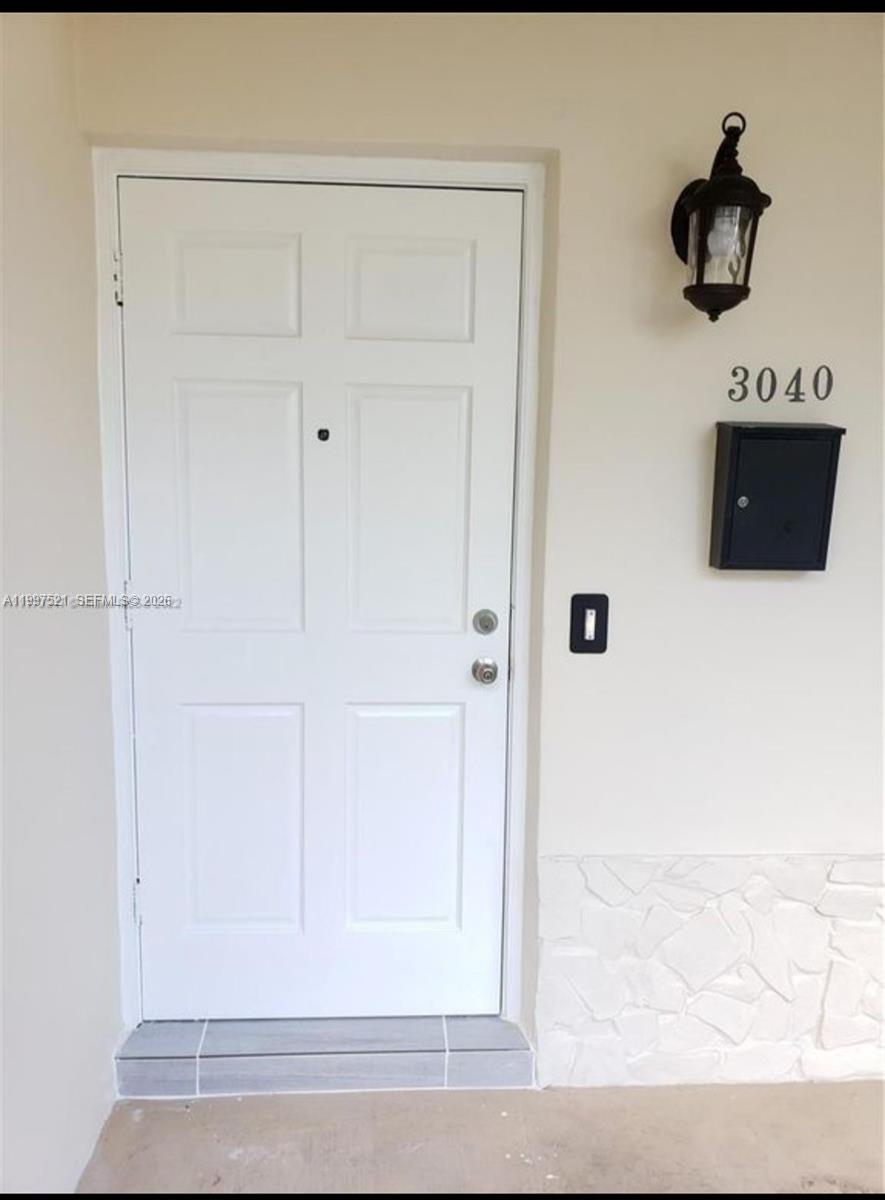 3040 Southwest 77th Court Miami, FL 33155 - Photo 4 of 32