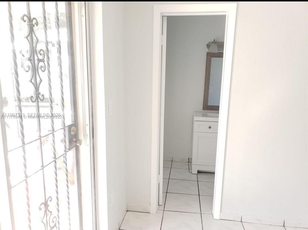 3040 Southwest 77th Court Miami, FL 33155 - Photo 10 of 32