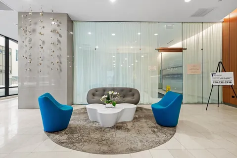 $2,319,000 | 194 North Park Drive, Chicago, IL 60601