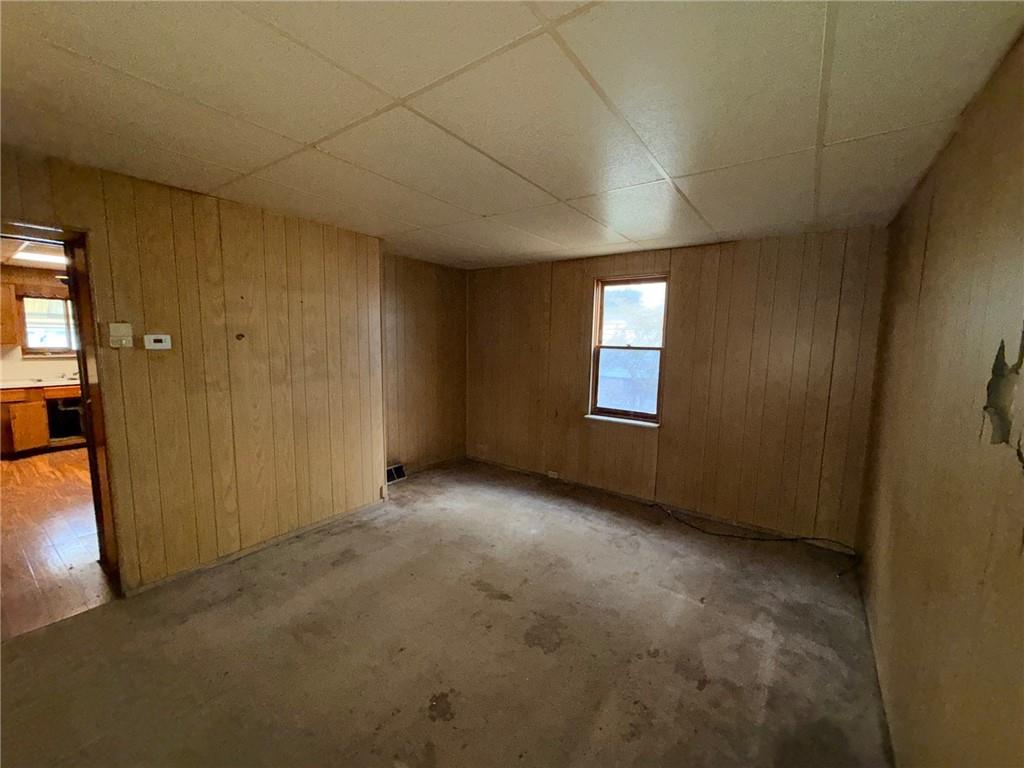 408 Simms Street Pittsburgh, PA 15211 - Photo 2 of 15 an empty room with windows and closet