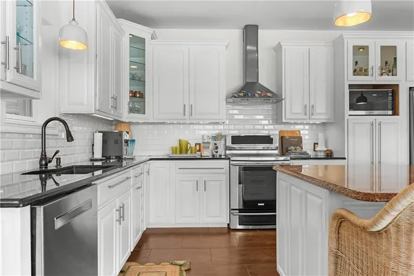 $2,500,000 | 20 H Street, Lake Lotawana, MO 64086