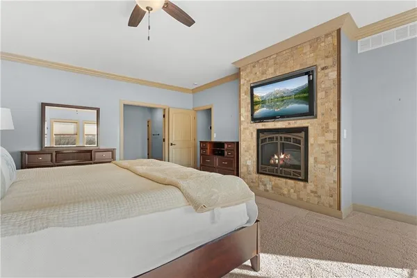$2,500,000 | 20 H Street, Lake Lotawana, MO 64086