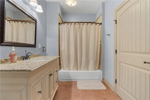 $2,500,000 | 20 H Street, Lake Lotawana, MO 64086