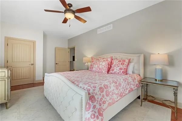 $2,500,000 | 20 H Street, Lake Lotawana, MO 64086