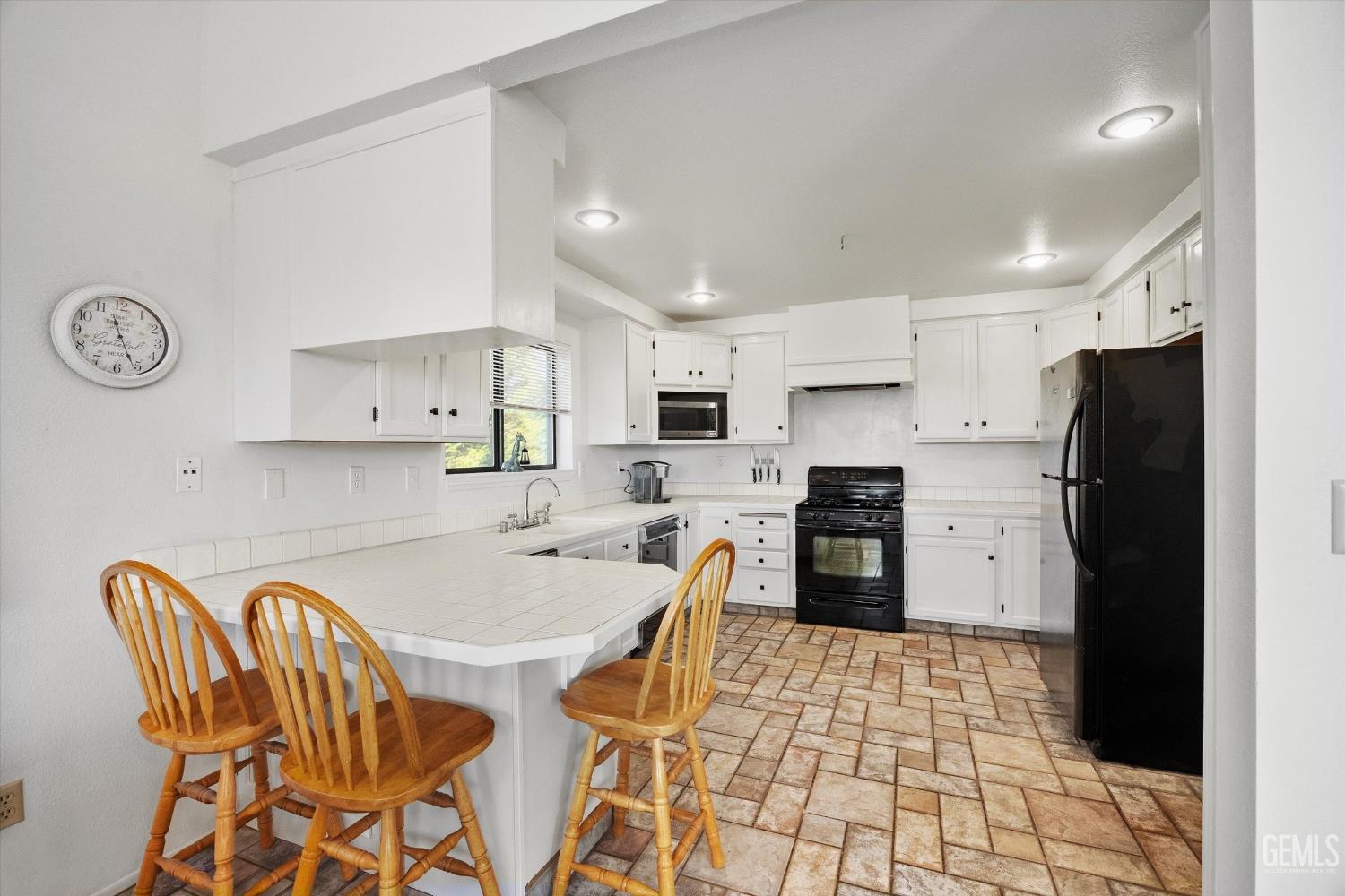 Undisclosed Address Tehachapi, CA 93561 - Photo 13 of 52