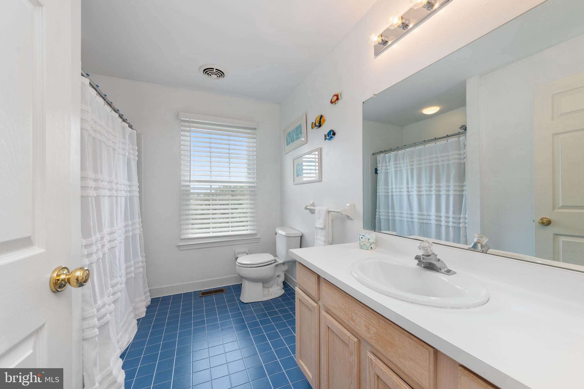 624 Westbourne Road Harleysville, PA 19438 - Photo 24 of 48 Hall Bath