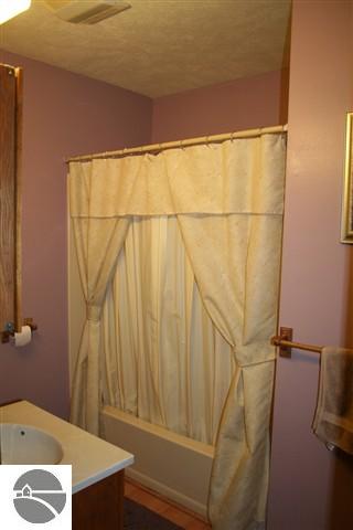 5735 Pratt Road Lake Ann, MI 49650 - Photo 15 of 25 1721994-14.JPG