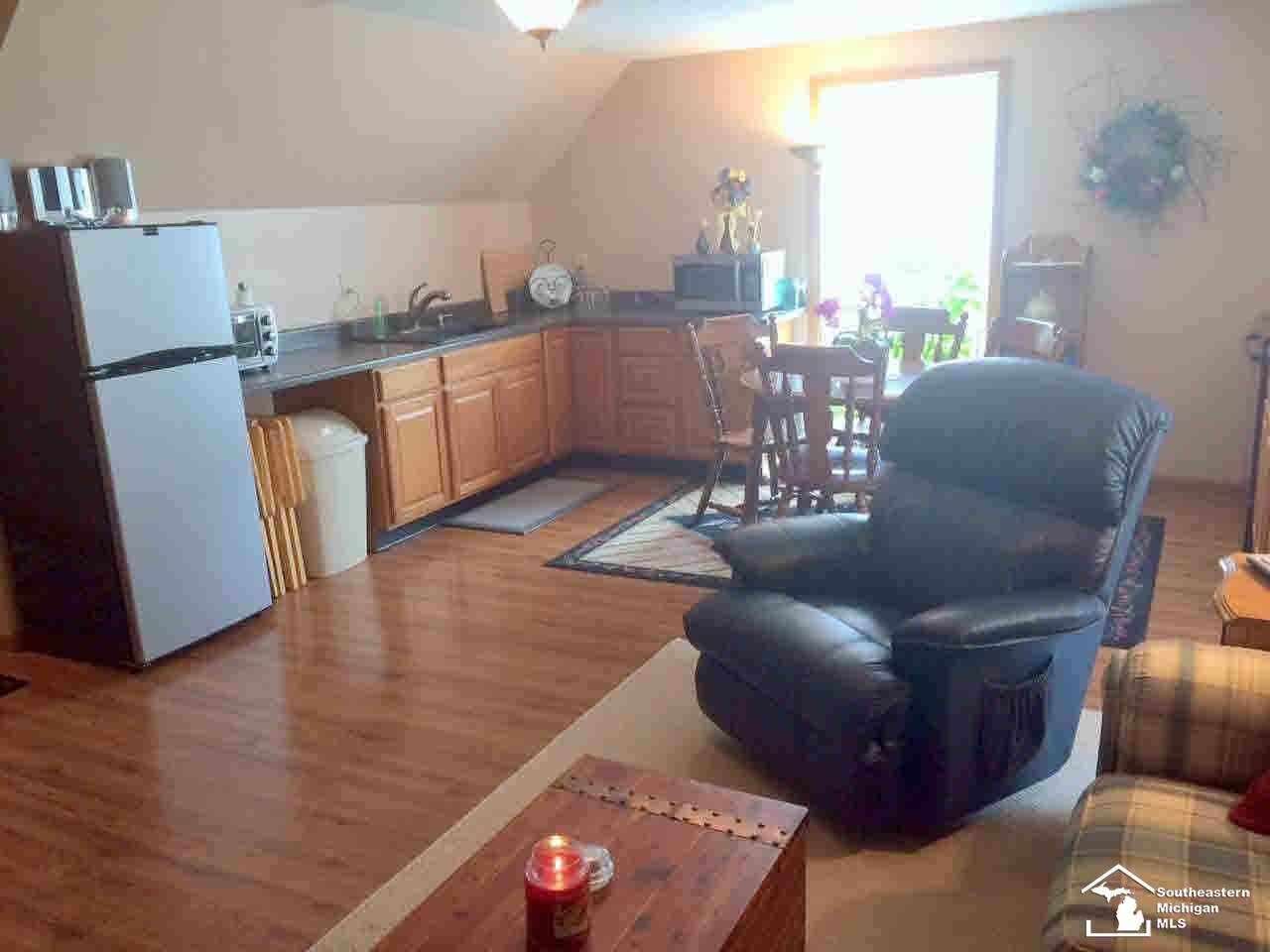 11391 Kruse Road Petersburg, MI 49270 - Photo 11 of 16 In-law suite
