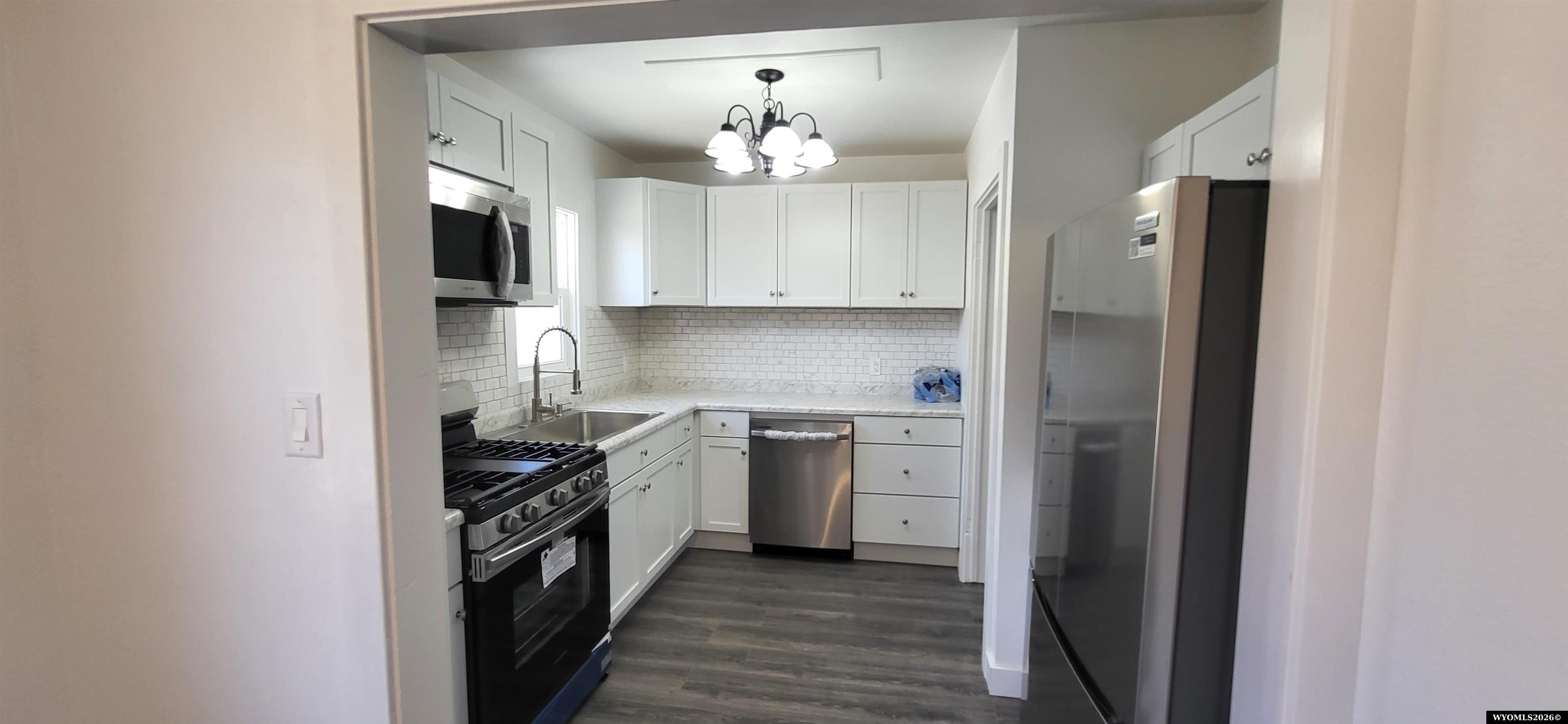 1018 7th Street Rawlins, WY 82301 - Photo 8 of 43