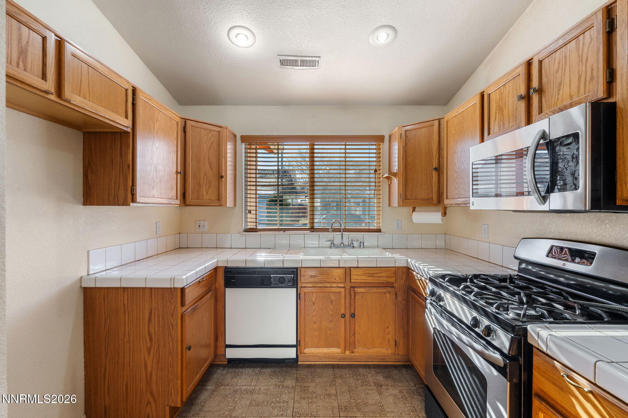 4531 China Rose Circle Reno, NV 89502 - Photo 18 of 33 18-web-or-mls-DSC06228