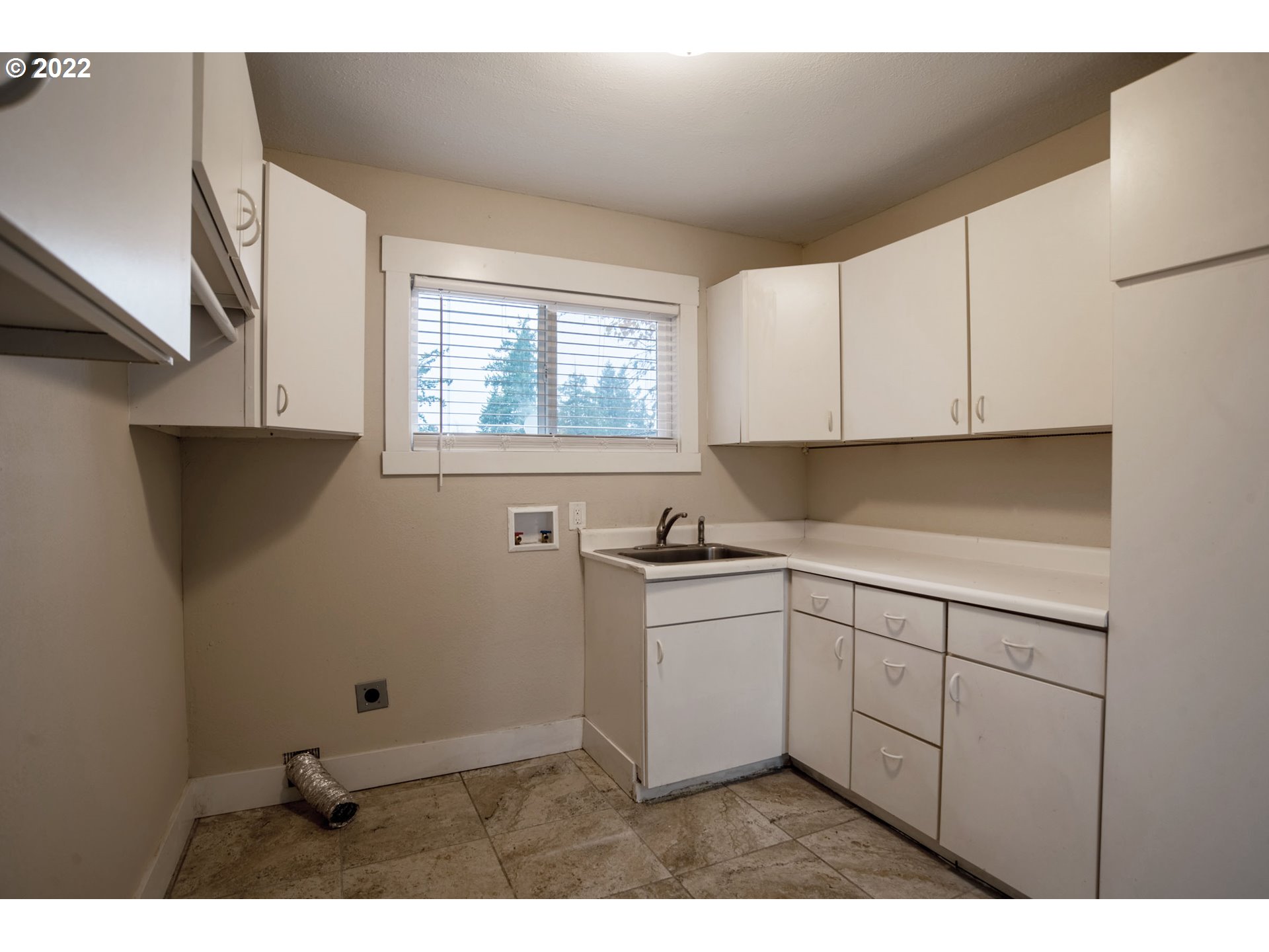 2424 Greentree Road Lake Oswego, OR 97034 - Photo 16 of 32 Gallery Image 16