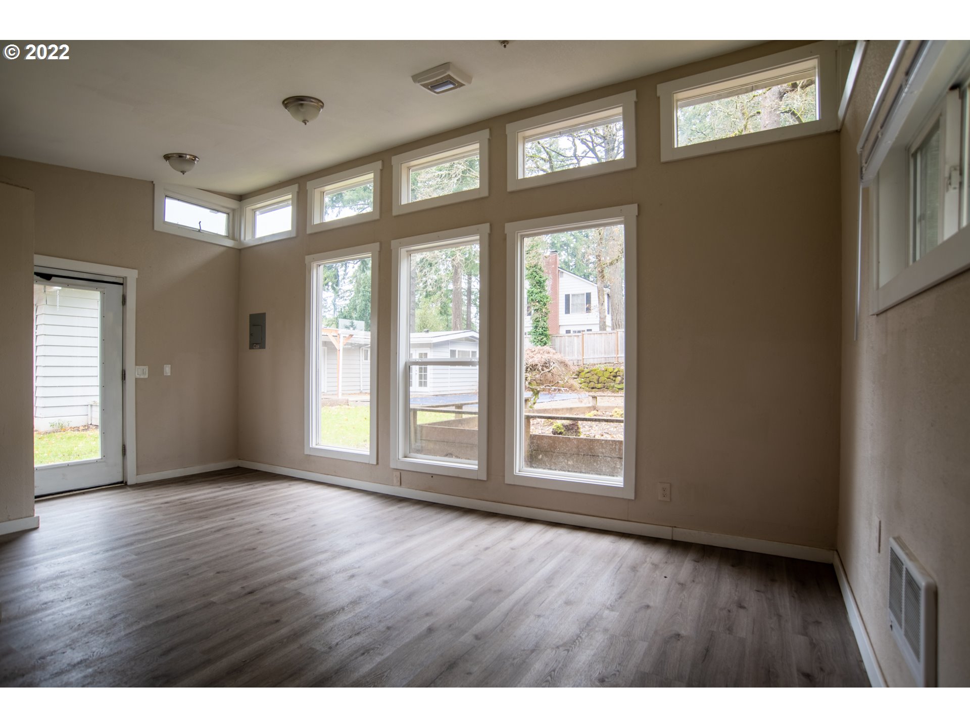 2424 Greentree Road Lake Oswego, OR 97034 - Photo 19 of 32 Gallery Image 19