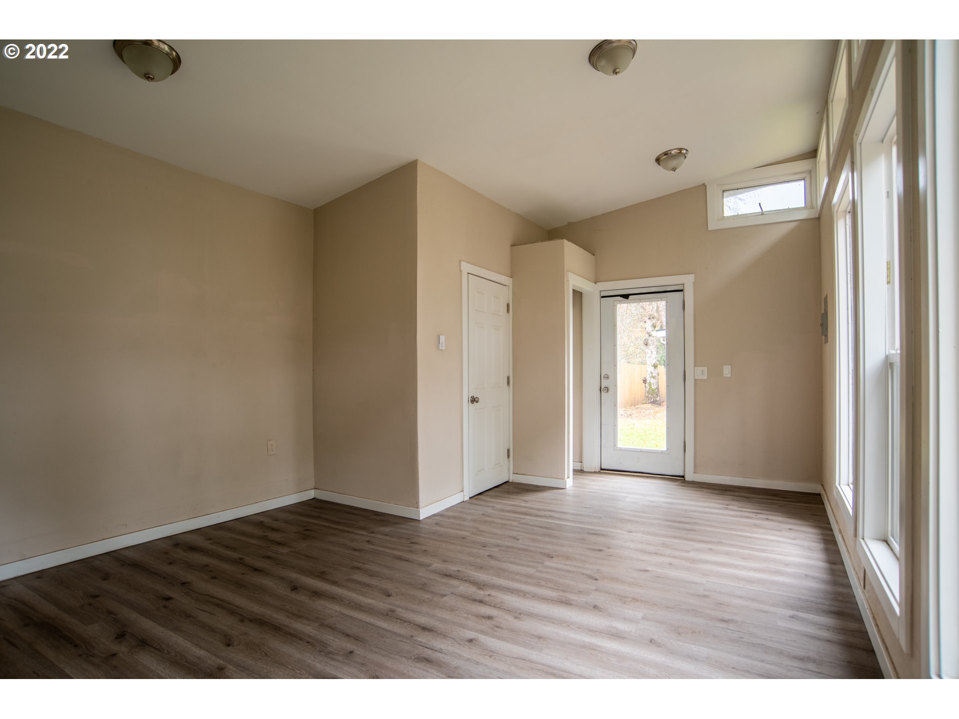 2424 Greentree Road Lake Oswego, OR 97034 - Photo 20 of 32 Gallery Image 20